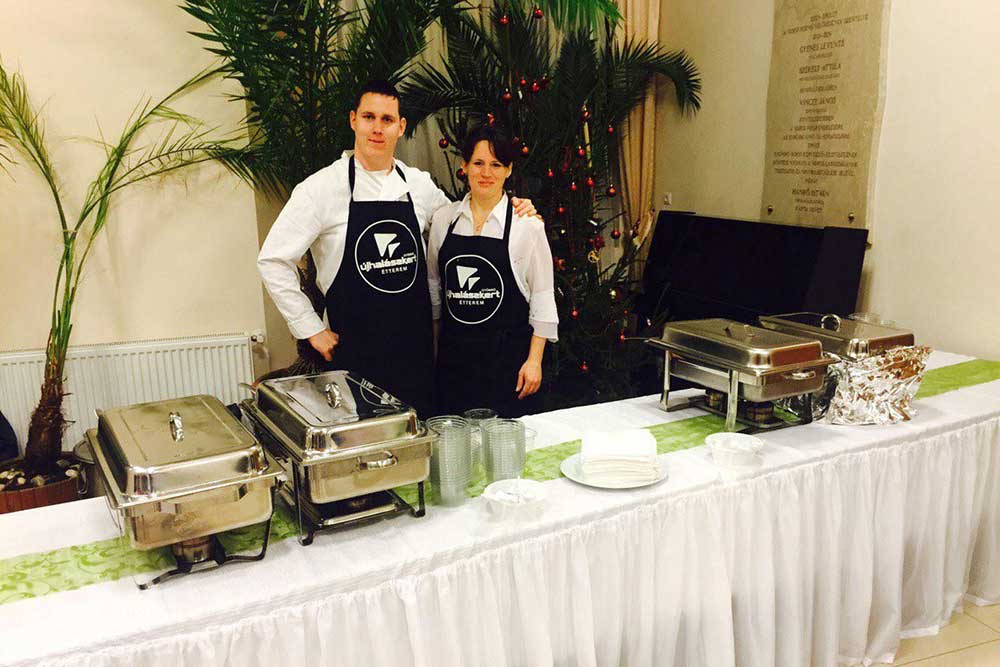 szitanyomott kötény, pincérkötény, munkaruha, rendezvény, kkv, marketing, pr