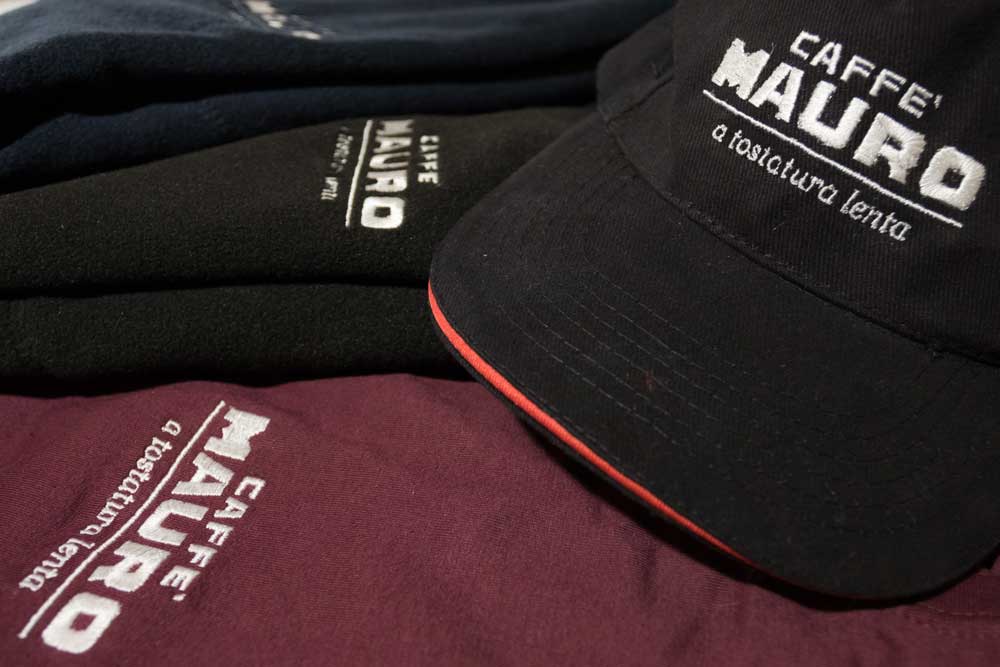 Hímzett, műhízett, merchandising, baseballsapka, póló